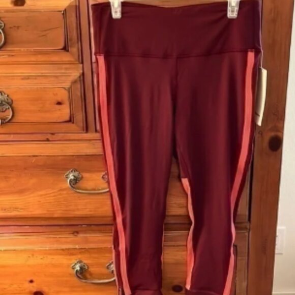 NWT Lululemon Women’s maroon and coral cropped leggings, size 12. - Picture 1 of 7
